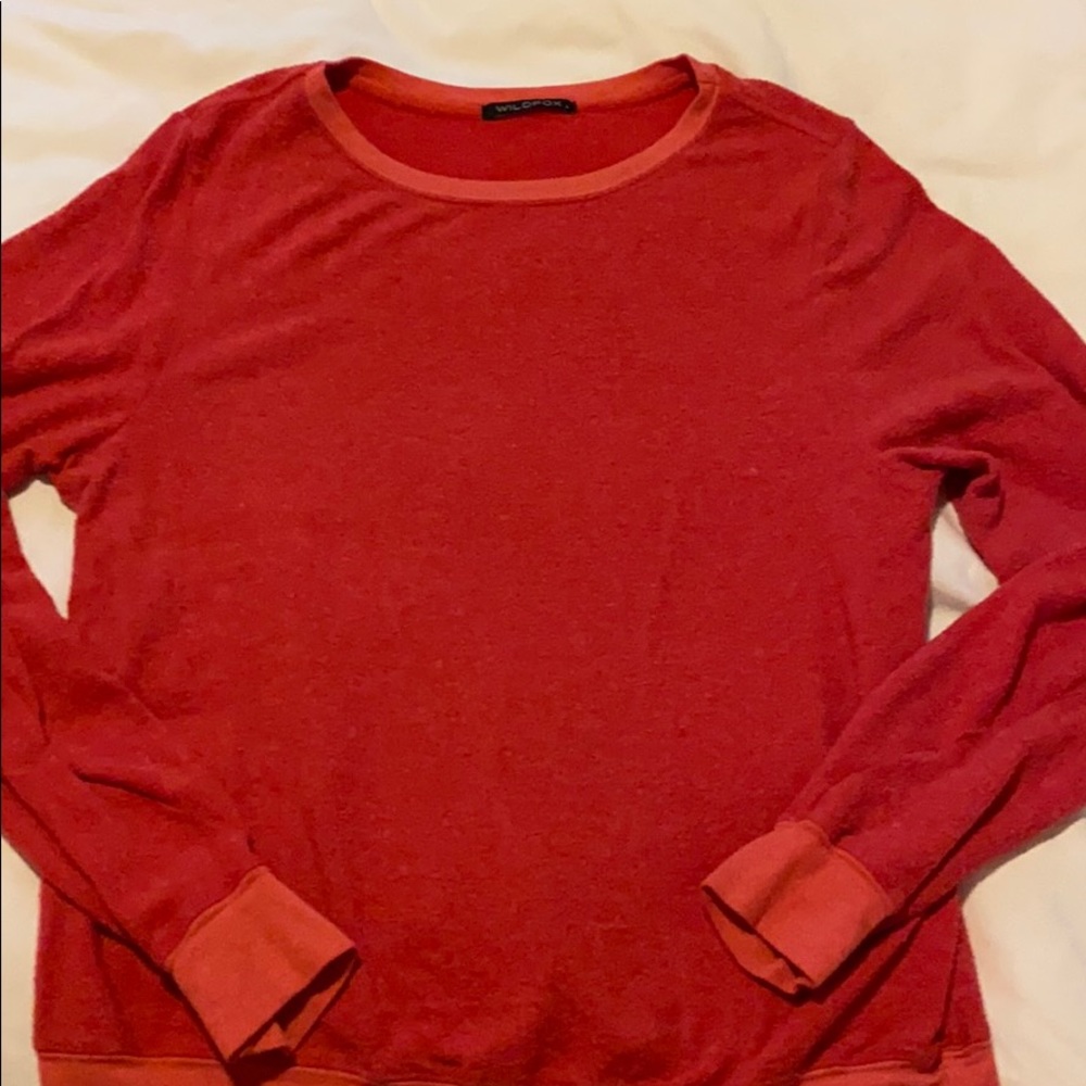 Plain red wild fox pull over ♥️